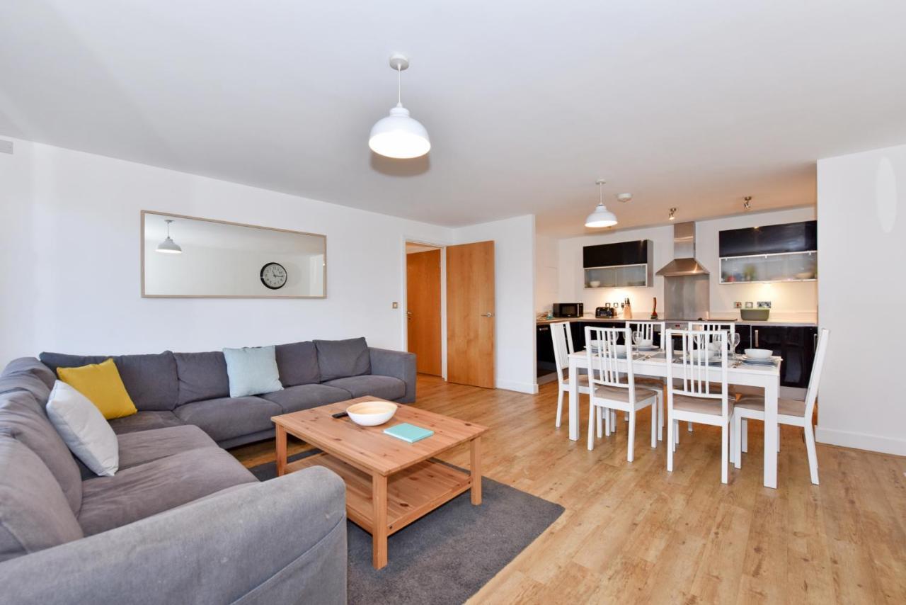 The Vizion Serviced Apartments From Pincott Properties - Free Parking, Private Balcony, And Wifi Milton Keynes Esterno foto