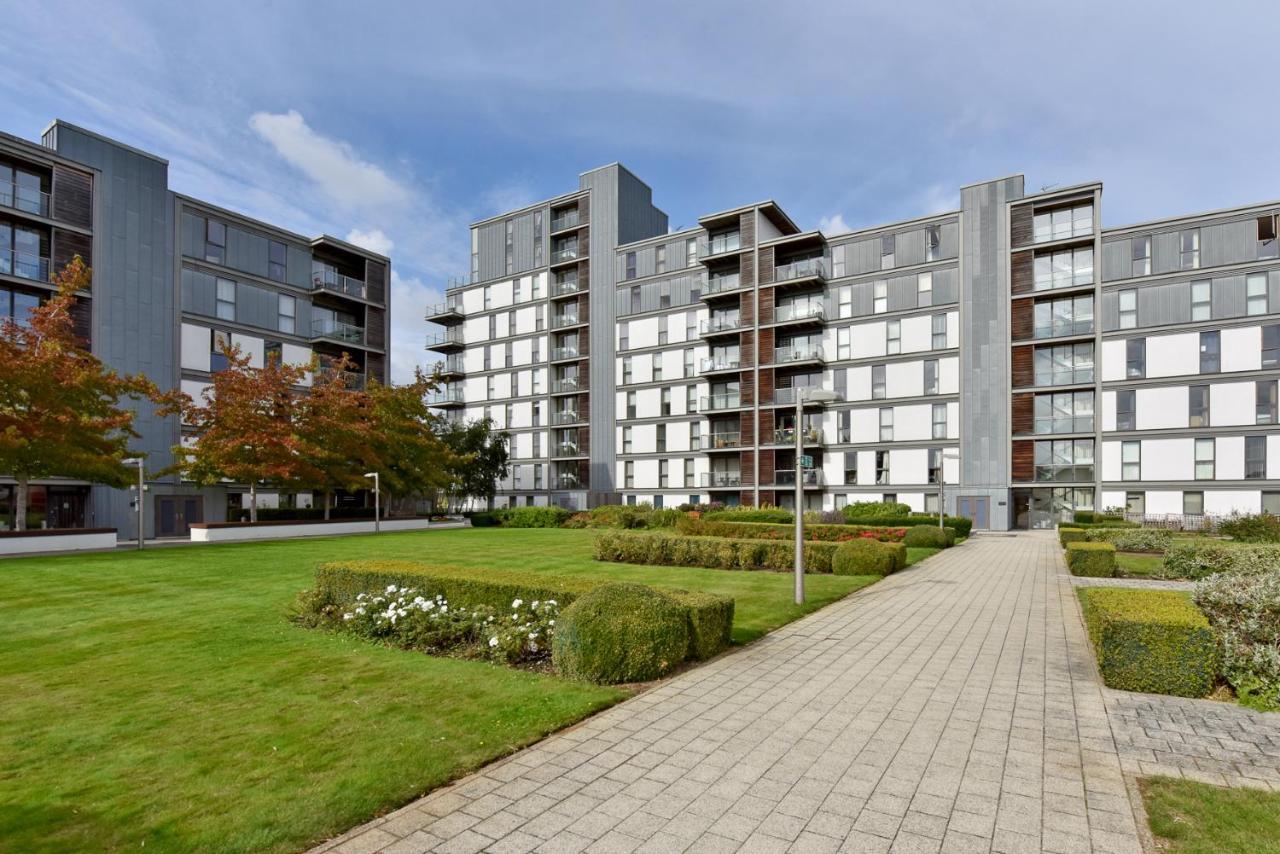 The Vizion Serviced Apartments From Pincott Properties - Free Parking, Private Balcony, And Wifi Milton Keynes Esterno foto