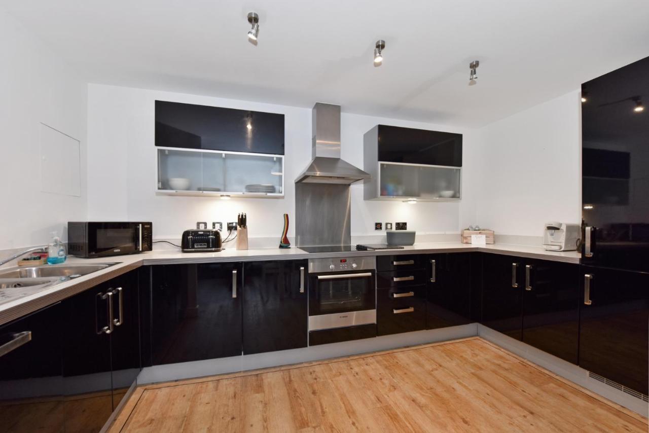 The Vizion Serviced Apartments From Pincott Properties - Free Parking, Private Balcony, And Wifi Milton Keynes Esterno foto