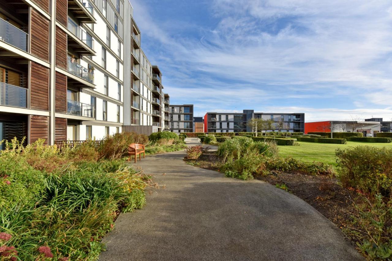 The Vizion Serviced Apartments From Pincott Properties - Free Parking, Private Balcony, And Wifi Milton Keynes Esterno foto