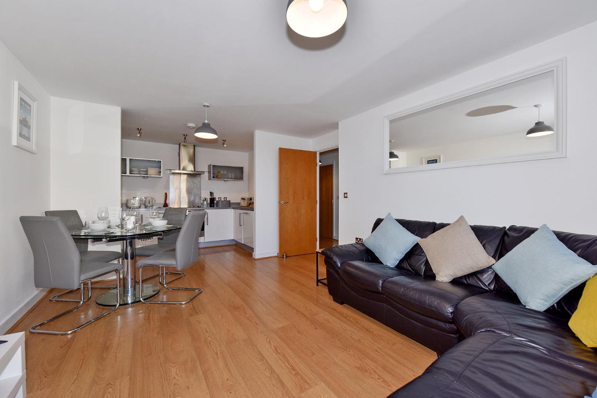The Vizion Serviced Apartments From Pincott Properties - Free Parking, Private Balcony, And Wifi Milton Keynes Esterno foto