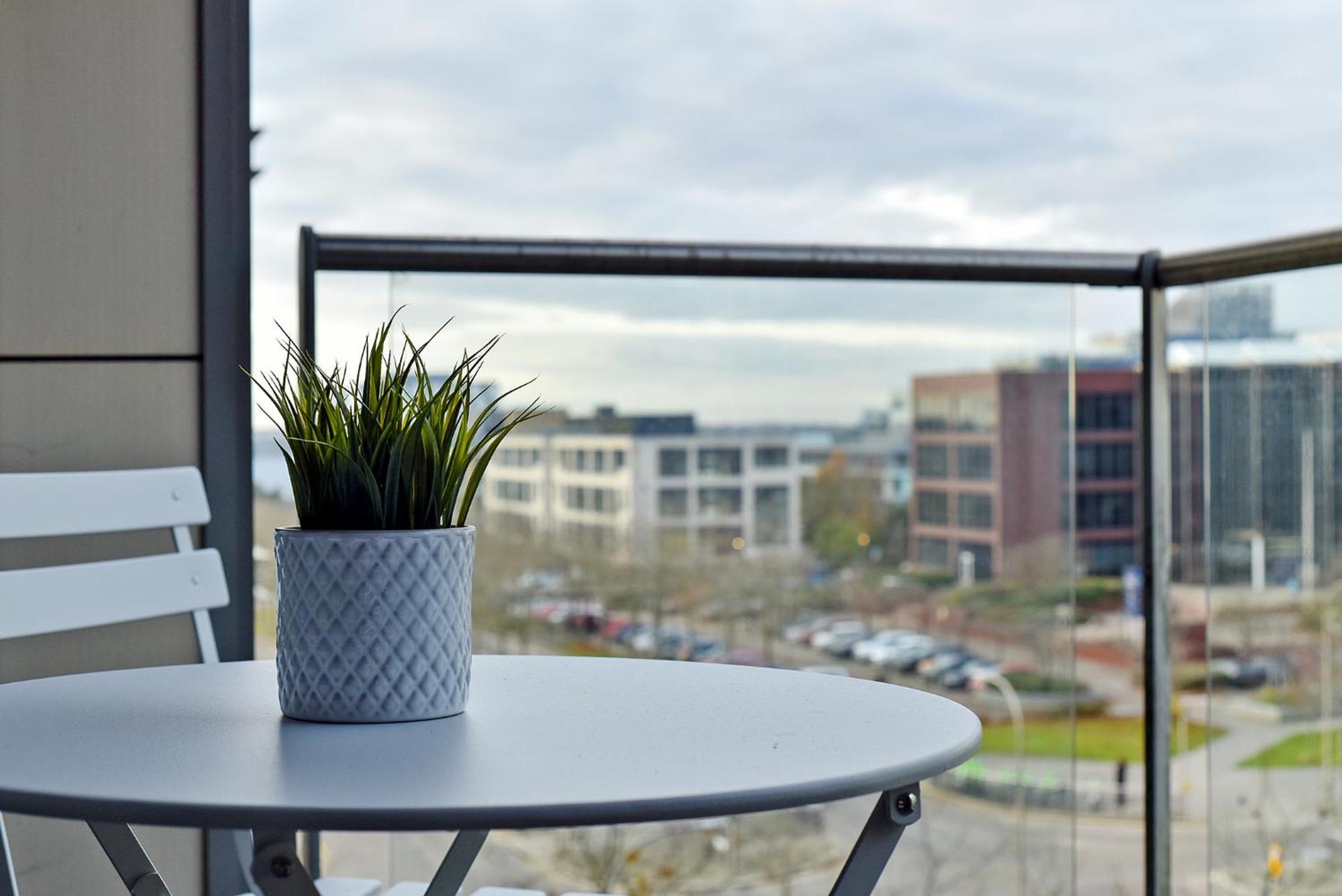 The Vizion Serviced Apartments From Pincott Properties - Free Parking, Private Balcony, And Wifi Milton Keynes Esterno foto