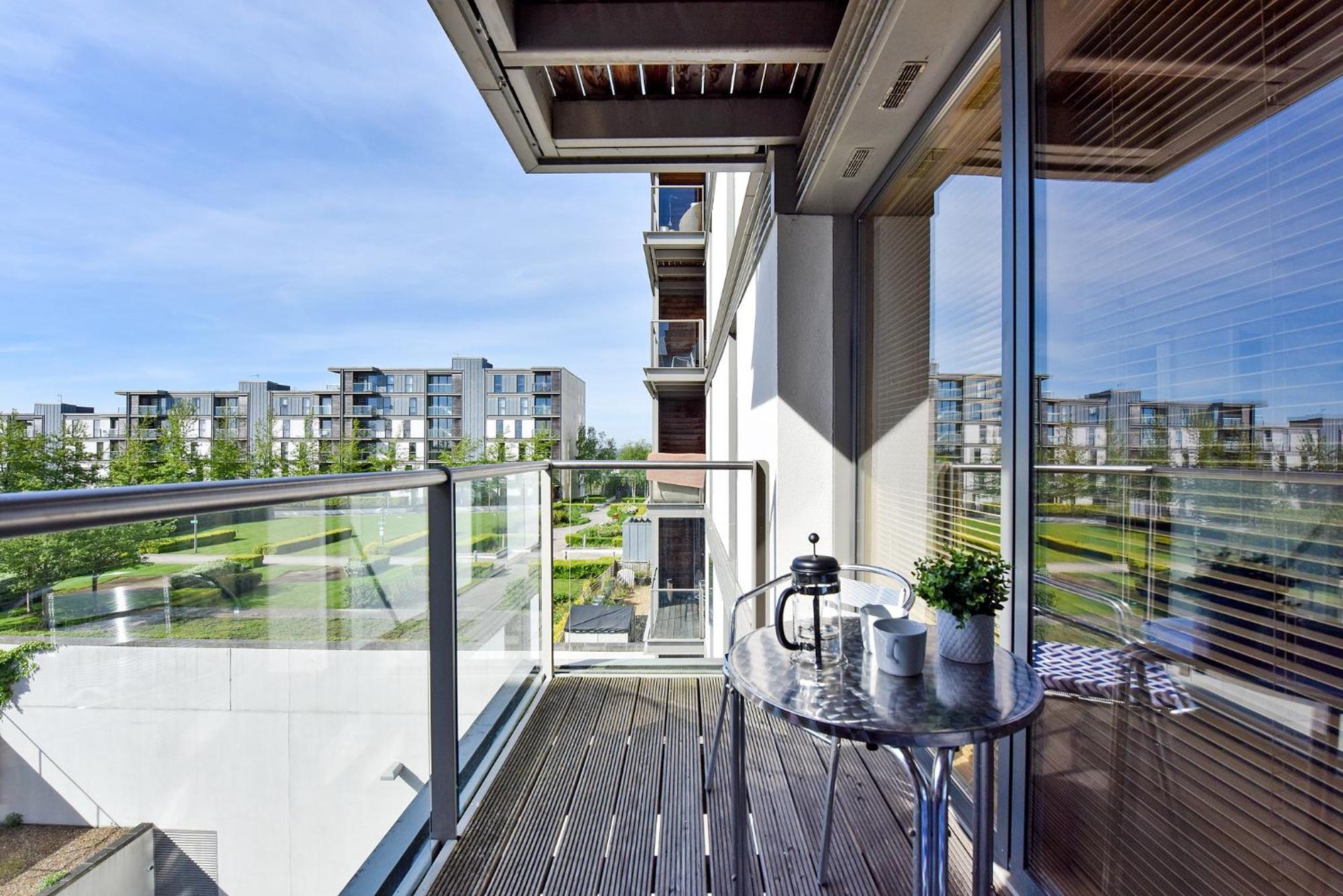The Vizion Serviced Apartments From Pincott Properties - Free Parking, Private Balcony, And Wifi Milton Keynes Esterno foto