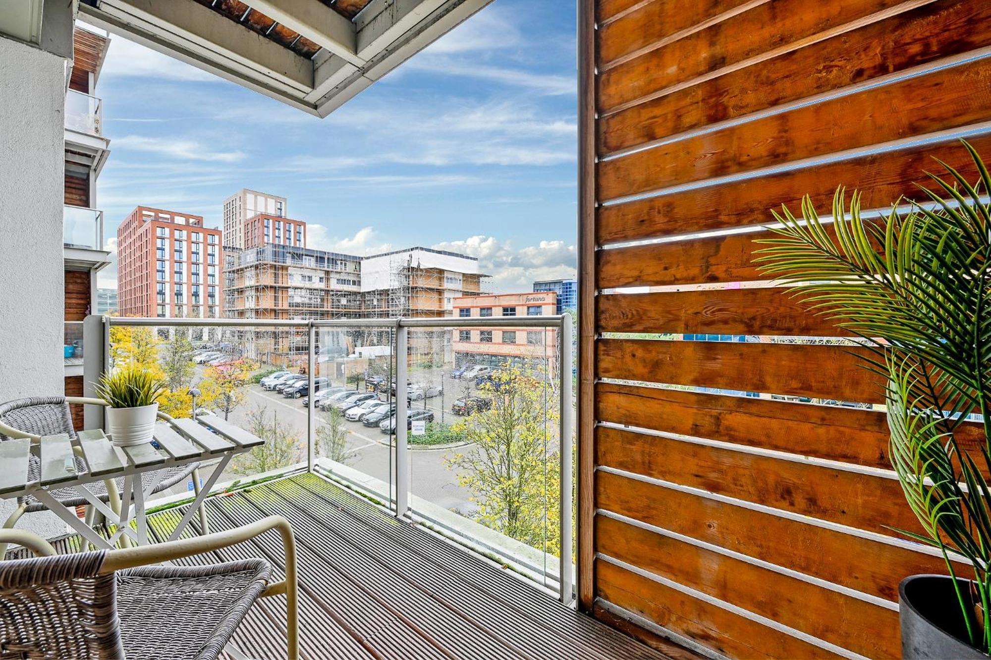 The Vizion Serviced Apartments From Pincott Properties - Free Parking, Private Balcony, And Wifi Milton Keynes Esterno foto