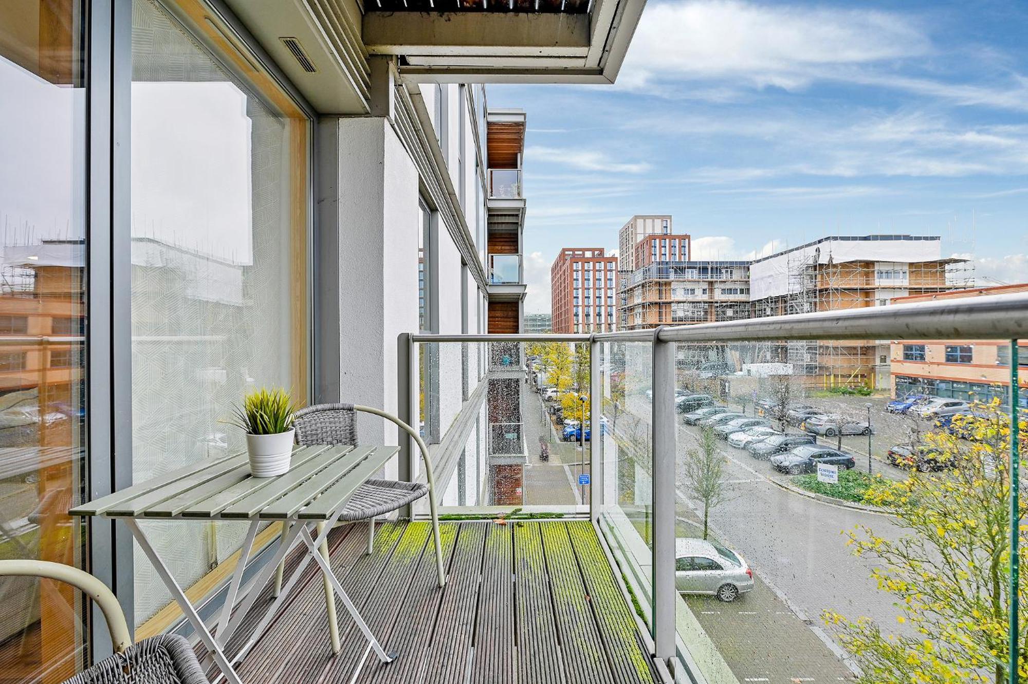 The Vizion Serviced Apartments From Pincott Properties - Free Parking, Private Balcony, And Wifi Milton Keynes Esterno foto