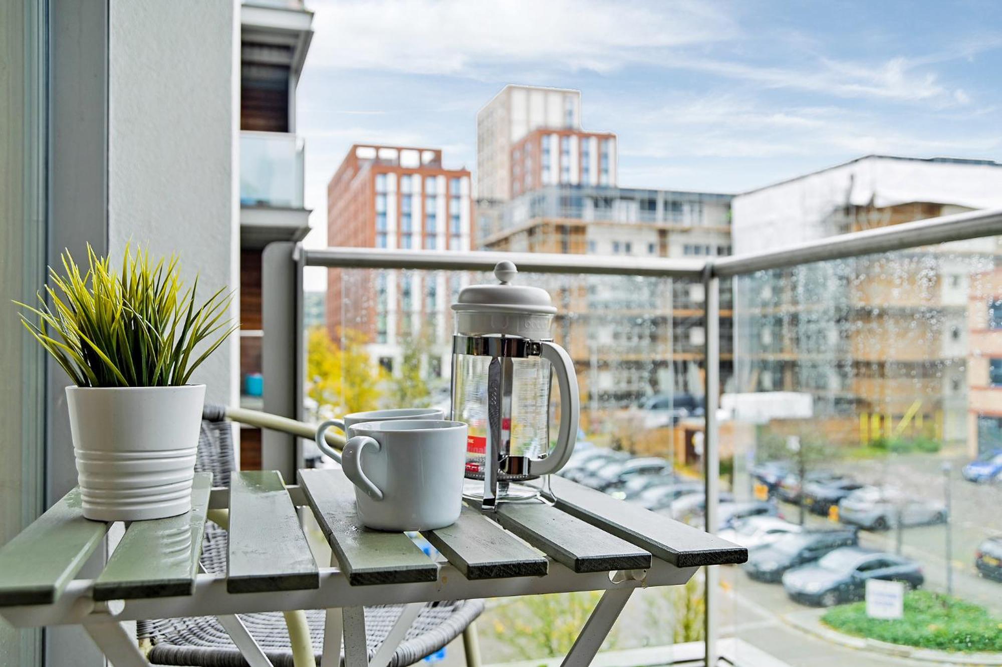 The Vizion Serviced Apartments From Pincott Properties - Free Parking, Private Balcony, And Wifi Milton Keynes Esterno foto